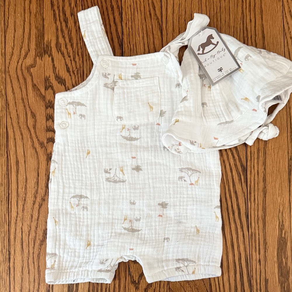 NWT Neutral Muslin Baby Romper & Hat Set Safari Animals 0-3M